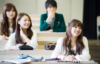 大學寢室關系不好很壓抑怎么辦(大學室友關系不好正常嗎)(圖2) 大學寢室關系不好很壓抑怎么辦2