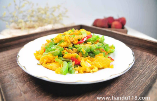 苦瓜怎么炒好吃又不苦還不變色2