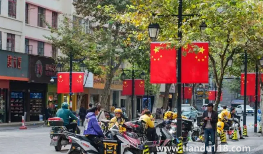 2022國(guó)慶節(jié)周六周日補(bǔ)周幾的課(國(guó)慶節(jié)的由來(lái))(圖2) 2022國(guó)慶節(jié)周六周日補(bǔ)周幾的課2