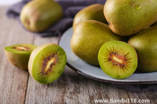 獼猴桃早上吃好還是晚上吃好（獼猴桃怎么吃有營養(yǎng)）