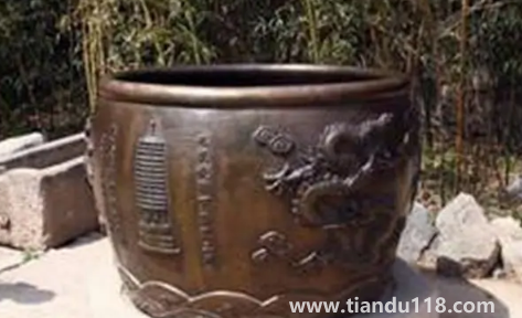 銅的小招財缸怎樣擺放2