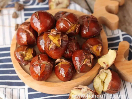 烤箱烤板栗需要錫紙包起來嗎(烤箱烤板栗的做法)(圖2) 烤箱烤板栗需要錫紙包起來嗎2