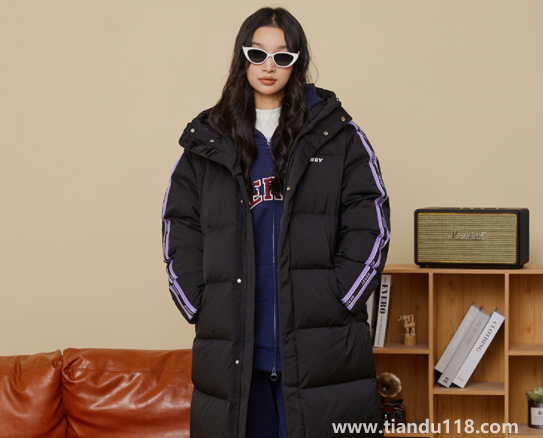 鵝絨服是不是比鴨絨服?。ㄓ鸾q服鴨絨好還是鵝絨的好）
