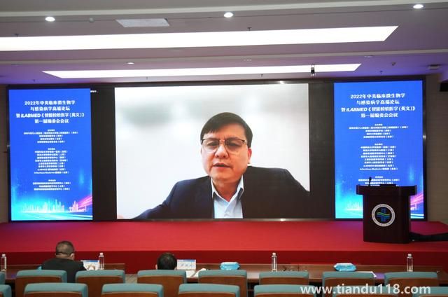 張文宏稱第一批次疫苗難阻再次感染（奧密克戎有多種亞型毒株）